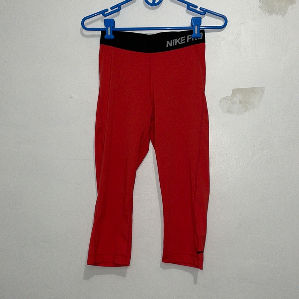 Size M Women's Nike Pro Orange Leggings Cropped